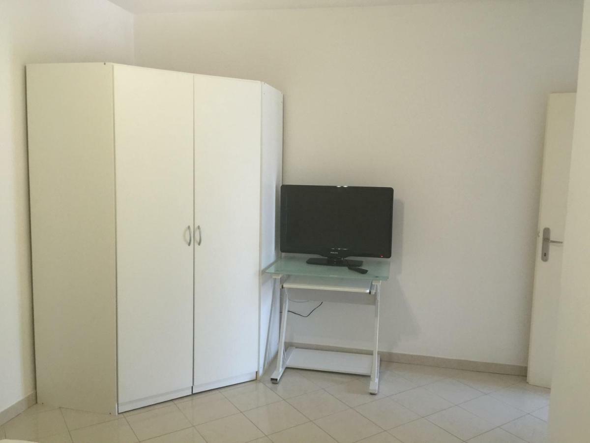Apartmani Irena Jezevac Krk Island Exterior photo