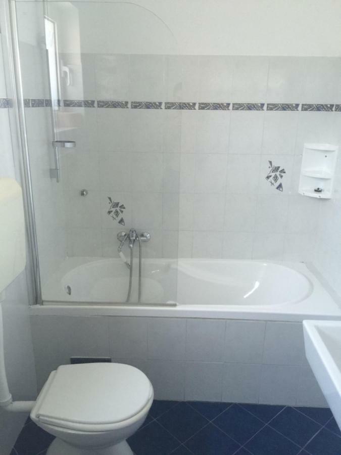 Apartmani Irena Jezevac Krk Island Exterior photo