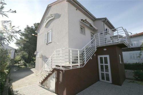 Apartmani Irena Jezevac Krk Island Exterior photo